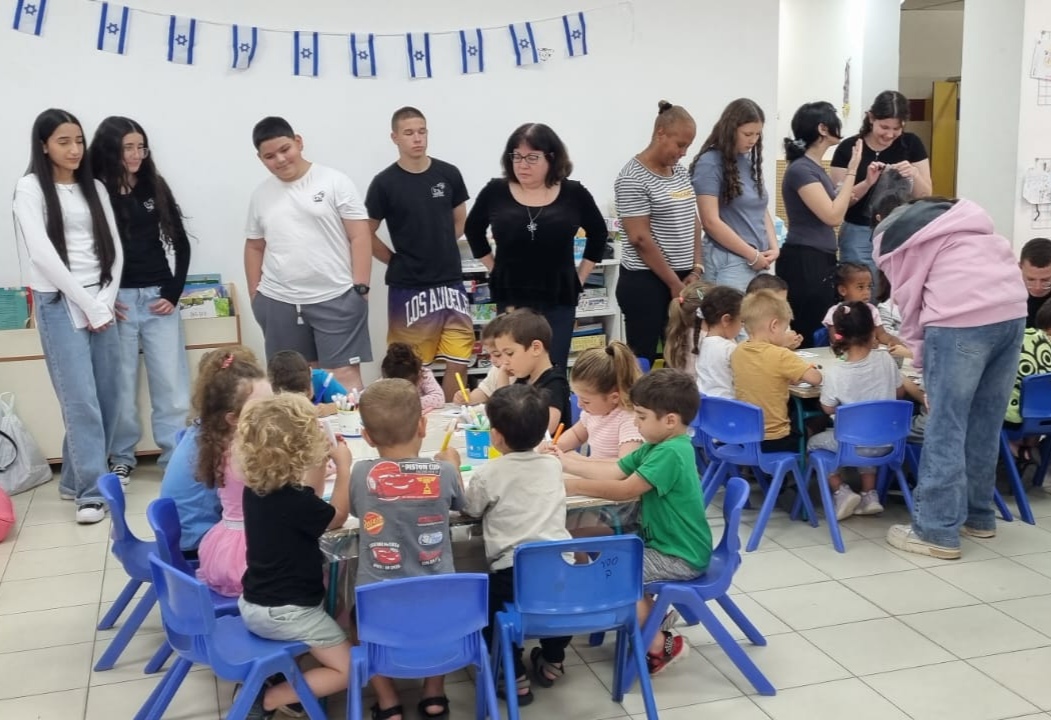מגלים אחריות חברתית