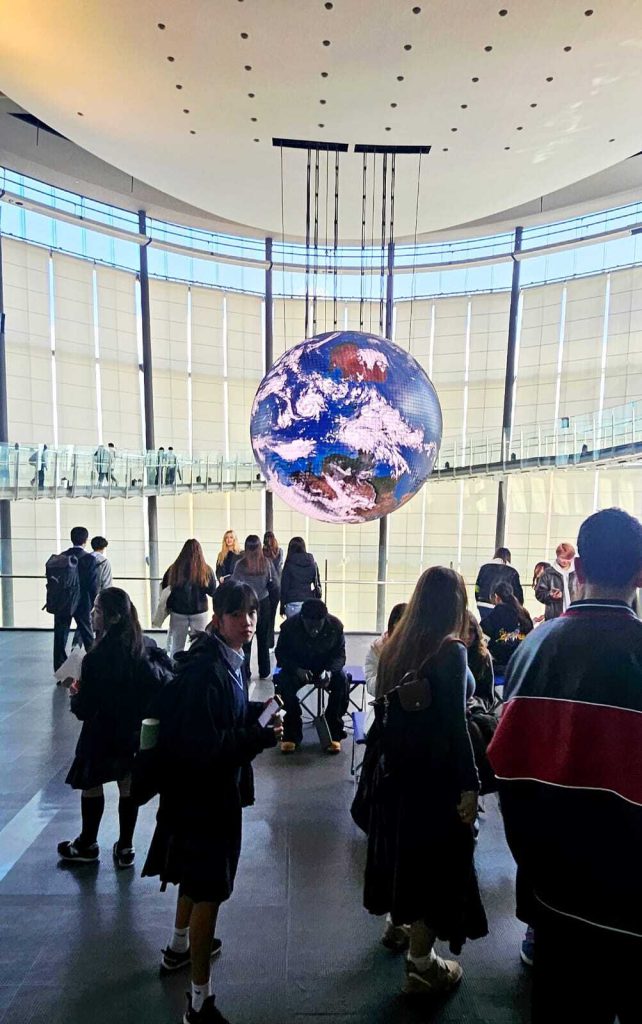 גדולה-ביפן-תמונת-שער